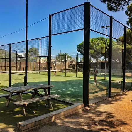 营地 Holacamp Barcelona 加瓦