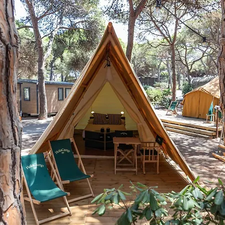 Holacamp Barcelona 营地