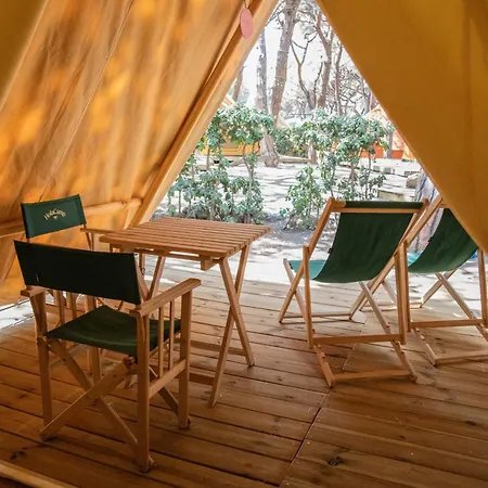 营地 Holacamp Barcelona *