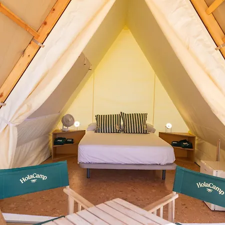 营地 Holacamp Barcelona